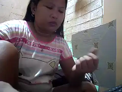 Snapshot of sweethotmom chatting on 12-18-24, 11:40 sweethotmom online show from 12-18-24, 11:40