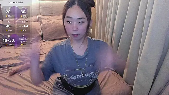 MissAyaCollins online show from 10-26-25, 08:37