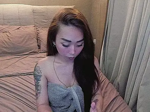 MissAyaCollins online show from 12-18-25, 10:19