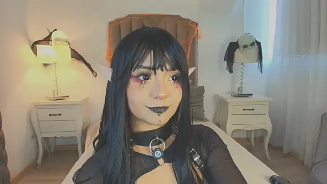 Emma Torres   online show from 10-31-25, 12:35