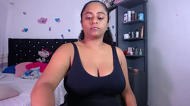 Snapshot of BellaKarla chatting on 05-27-26, 08:16 BellaKarla online show from 05-27-26, 08:16