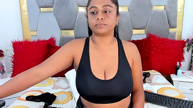 Snapshot of BellaKarla chatting on 01-24-25, 11:12 BellaKarla online show from 01-24-25, 11:12
