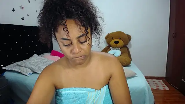 BellaKarla online show from 11-08-25, 01:58