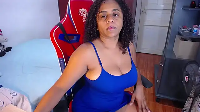 Snapshot of BellaKarla chatting on 03-08-26, 12:27 BellaKarla online show from 03-08-26, 12:27