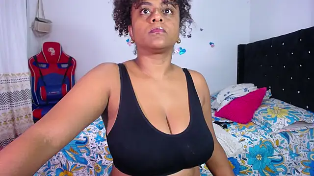 Snapshot of BellaKarla chatting on 05-14-26, 11:46 BellaKarla online show from 05-14-26, 11:46