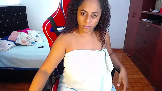 Snapshot of BellaKarla chatting on 03-20-26, 11:06 BellaKarla online show from 03-20-26, 11:06