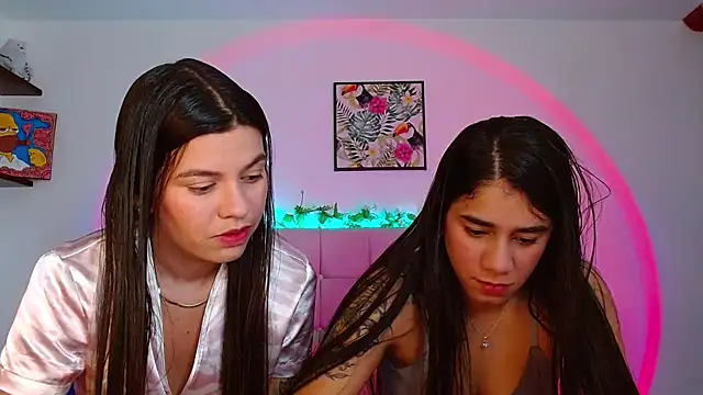 Layla Rachel online show from 10-20-25, 12:13
