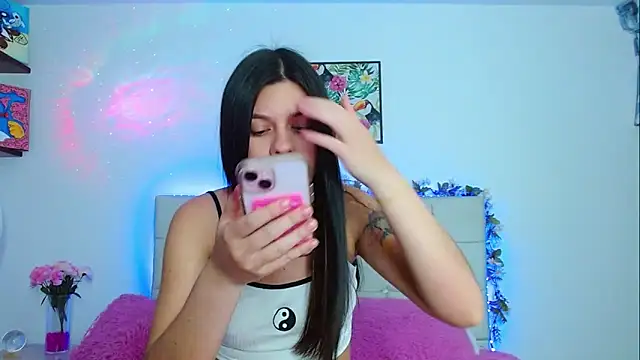 Layla Rachel online show from 01-13-25, 02:50
