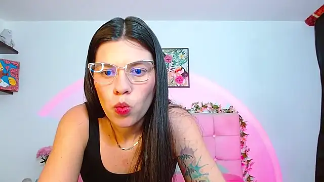 Layla Rachel online show from 09-11-25, 01:27