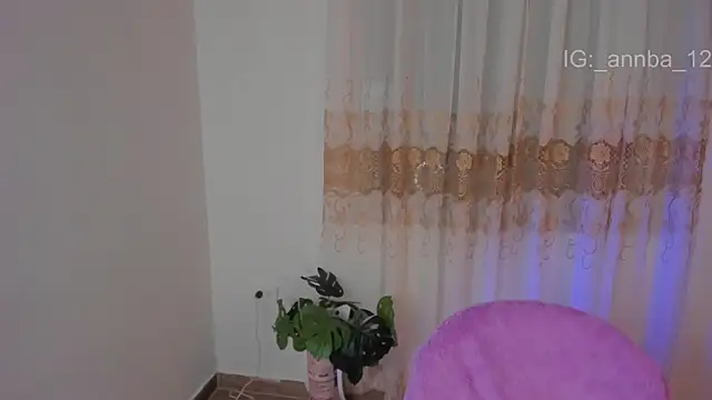 annie barozzi online show from 06-18-26, 02:44
