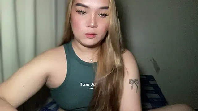 Snapshot of MissCataleyaxxx chatting on 02-06-25, 04:10 MissCataleyaxxx online show from 02-06-25, 04:10