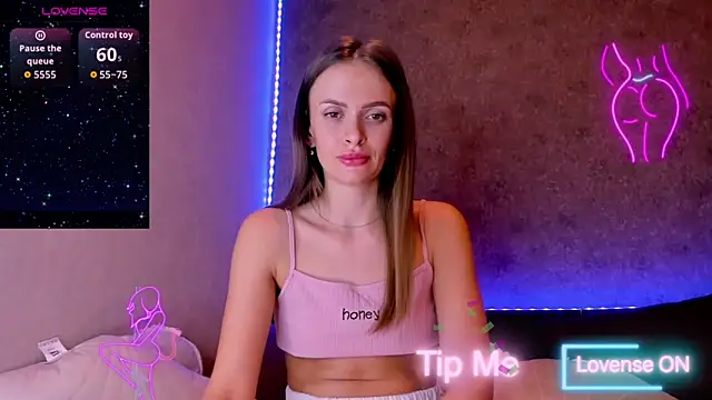 Snapshot of madina_taher chatting on 10-05-25, 09:38 madina taher online show from 10-05-25, 09:38