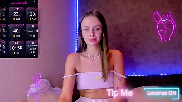 Snapshot of madina_taher chatting on 09-14-25, 09:04 madina taher online show from 09-14-25, 09:04