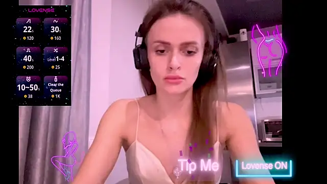 Snapshot of madina_taher chatting on 11-26-25, 03:45 madina taher online show from 11-26-25, 03:45