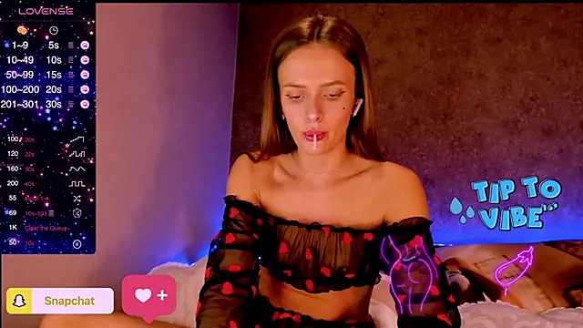 Snapshot of madina_taher chatting on 02-28-25, 11:12 madina taher online show from 02-28-25, 11:12