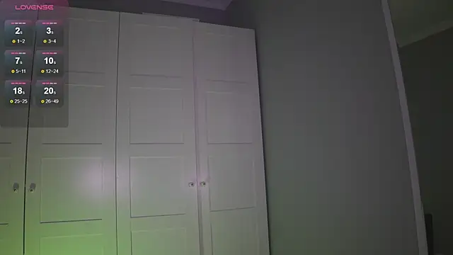 -JuicyMolly- online show from 10-27-25, 03:35