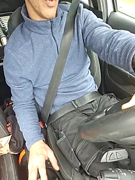 Xcoquinx online show from 10-20-25, 12:06