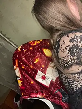 Snapshot of Var_Kiss chatting on 02-14-26, 02:39 Var Kiss online show from 02-14-26, 02:39