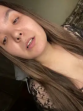 Snapshot of Var_Kiss chatting on 11-24-25, 11:54 Var Kiss online show from 11-24-25, 11:54