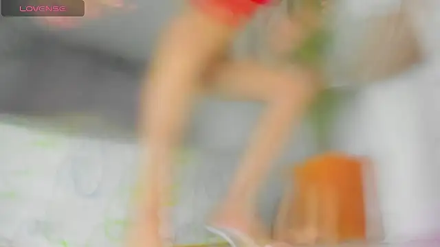 Snapshot of khalyn_jenner chatting on 09-30-25, 10:05 khalyn jenner online show from 09-30-25, 10:05