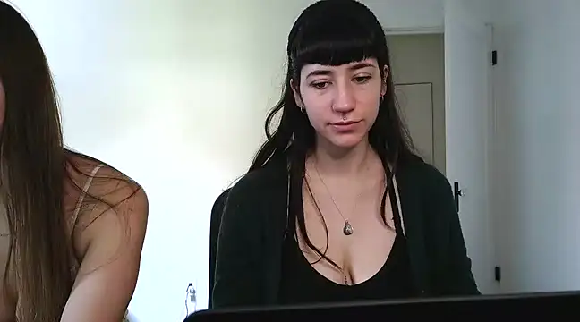 Snapshot of darcylovee_ chatting on 03-19-25, 06:55 darcylovee online show from 03-19-25, 06:55