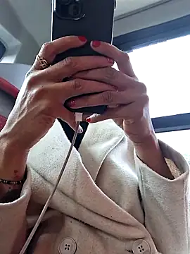 Doll Loren online show from 11-14-25, 12:42