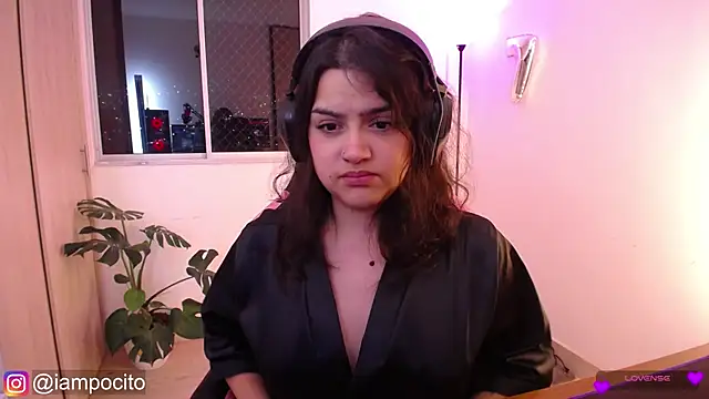 Snapshot of pocitox chatting on 02-13-25, 04:32 pocitox online show from 02-13-25, 04:32