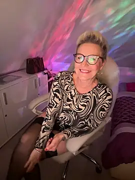 German Milf online show from 10-23-25, 01:43