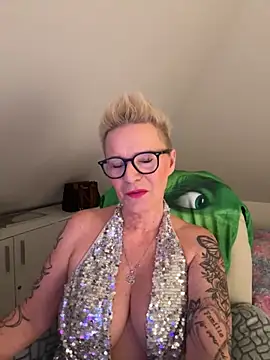 German Milf online show from 11-28-25, 02:06