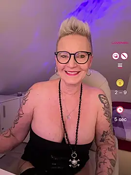 German Milf online show from 06-11-26, 01:30