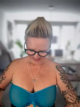 German Milf online show from 10-15-25, 12:57