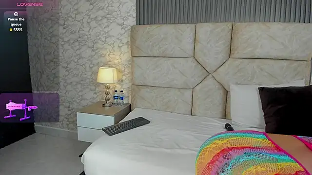 Cris  sweet online show from 11-14-25, 11:25