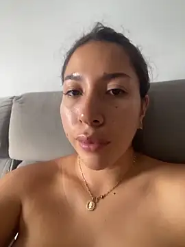 daniela henao online show from 05-26-26, 09:46