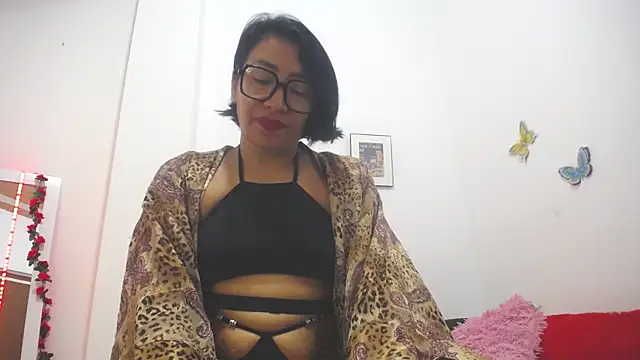 Snapshot of hornywife_ chatting on 05-04-26, 02:42 hornywife online show from 05-04-26, 02:42