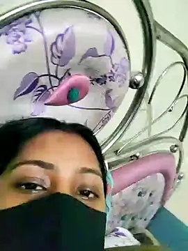 Shristiprakash0 online show from 11-18-25, 04:27