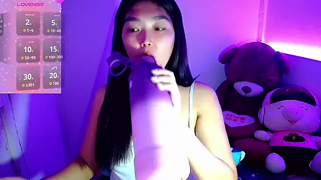 TR4NSCUTI3 online show from 10-24-25, 07:35