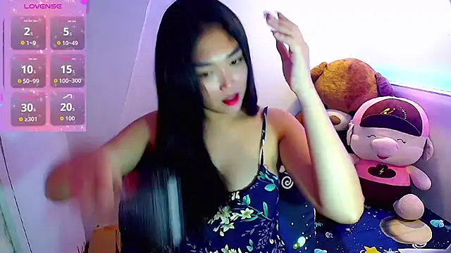 TR4NSCUTI3 online show from 10-07-25, 08:43