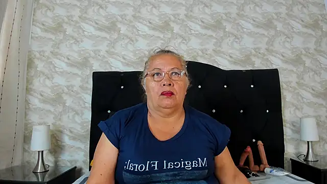 Keira Lennox online show from 10-20-25, 11:33