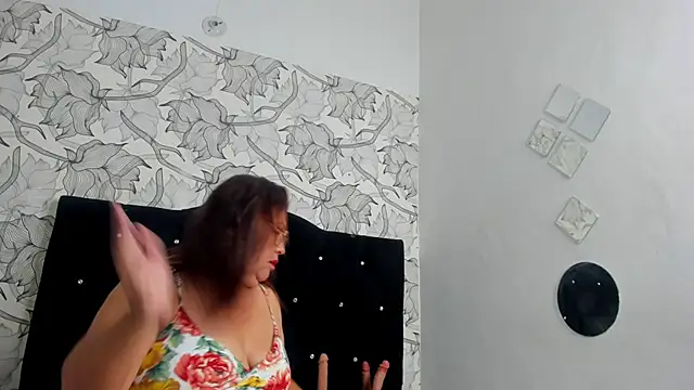 Keira Lennox online show from 12-22-25, 11:43