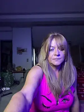 Snapshot of cowgirlc chatting on 01-08-26, 03:45 cowgirlc online show from 01-08-26, 03:45