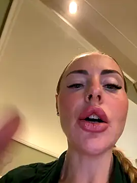 EmaSalis online show from 10-26-25, 02:28