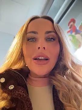 EmaSalis online show from 04-14-26, 09:36