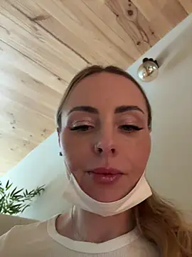 EmaSalis online show from 12-19-25, 01:24