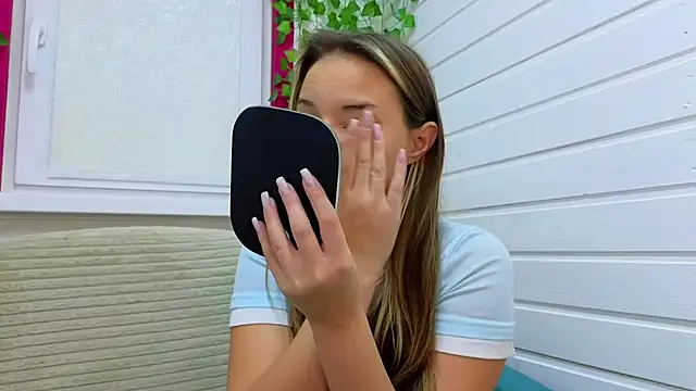 Misss Vikk online show from 10-25-25, 06:45