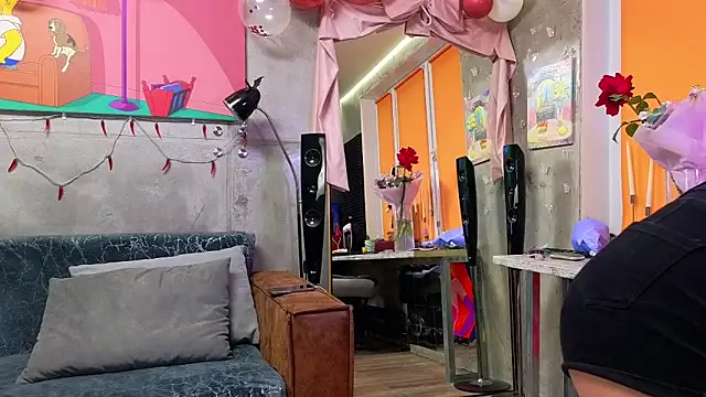 Misss Vikk online show from 11-18-25, 07:22