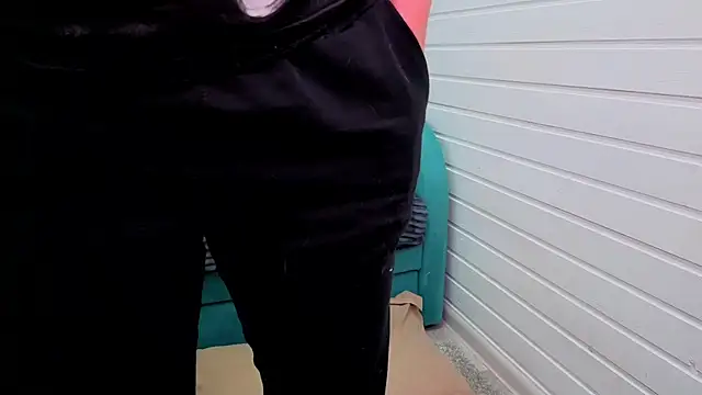 Misss Vikk online show from 11-21-25, 06:56