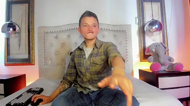 Tim wolf online show from 11-10-25, 08:47