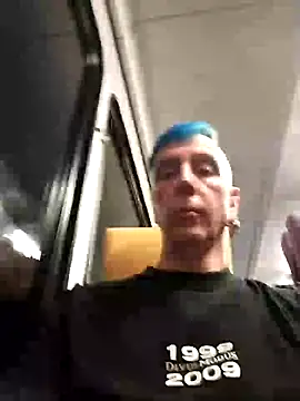 Snapshot of seelengleich chatting on 12-18-24, 08:57 seelengleich online show from 12-18-24, 08:57