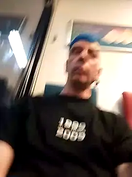 Snapshot of seelengleich chatting on 12-18-24, 04:49 seelengleich online show from 12-18-24, 04:49