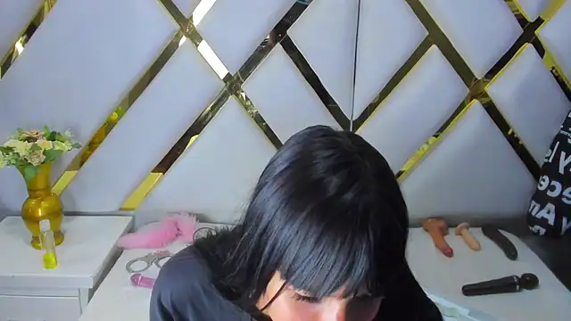 Snapshot of kylie_seex chatting on 02-08-25, 07:04 kylie seex online show from 02-08-25, 07:04